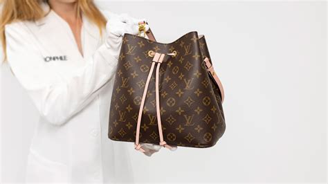 qamis louis vuitton